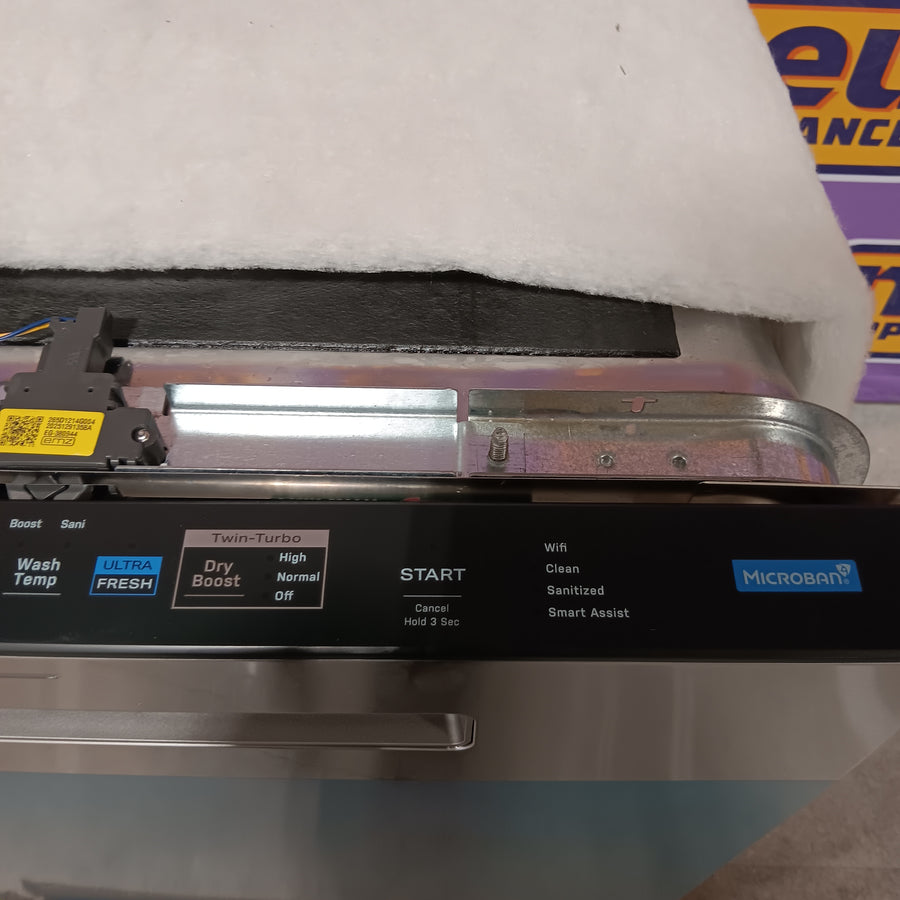 GE Profile™ ENERGY STAR Smart UltraFresh System Dishwasher with Microban™ Antimicrobial Technology with Deep Clean Washing 3rd Rack, 39 dBA GE9856 - PDP795SYVFS - New in Box