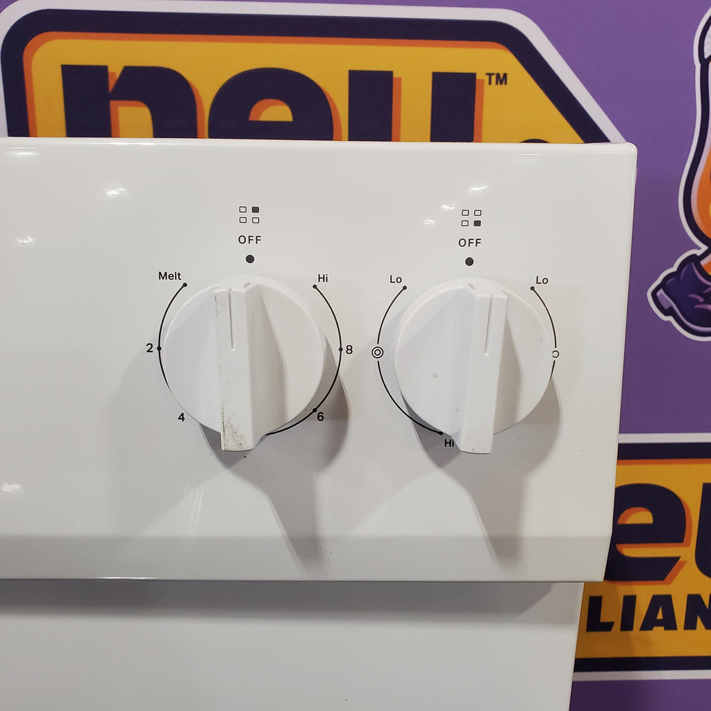 Whirlpool 5-Element Freestanding Electric Range in White with Air Cooking Technology 25138SD762 - WFES5030RW - Scratch & Dent (Minor)