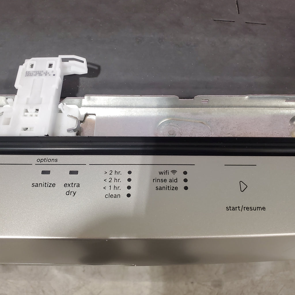 Pictures of Bosch 300 Series 24 in. Top Control Tall Tub Scoop Handle Dishwasher in Stainless Steel with 3rd Rack, Stainless Steel Tub, and 46 dBA WRS315SDHZ - Open Box - Neu Appliance Outlet - Discount Appliance Outlet in Austin, Tx