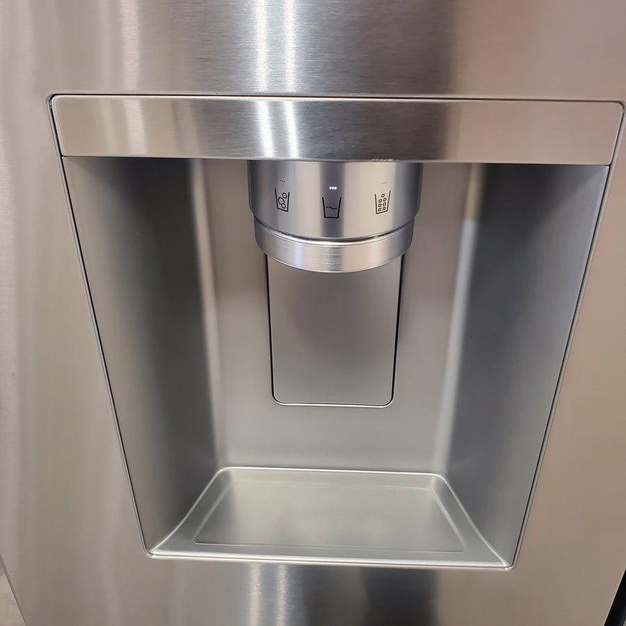 LG 26 cu. ft. Counter-Depth French Door Refrigerator in Stainless Steel with Mirror InstaView™ LRYKC2606S - Scratch & Dent (Minor)