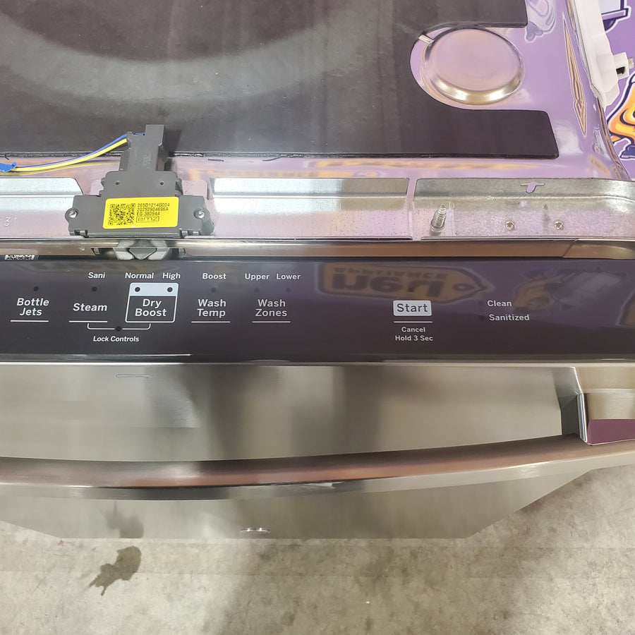 GE ENERGY STAR Fingerprint Resistant Top Control with Stainless Steel Interior Dishwasher with Sanitize Cycle 251310SD910 - GDT650SYVFS - Scratch & Dent (Minor)