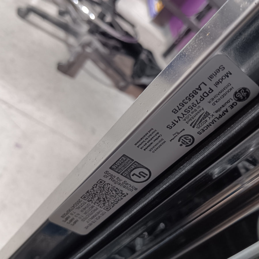 GE Profile™ ENERGY STAR Smart UltraFresh System Dishwasher with Microban™ Antimicrobial Technology with Deep Clean Washing 3rd Rack, 39 dBA GE9856 - PDP795SYVFS - New in Box