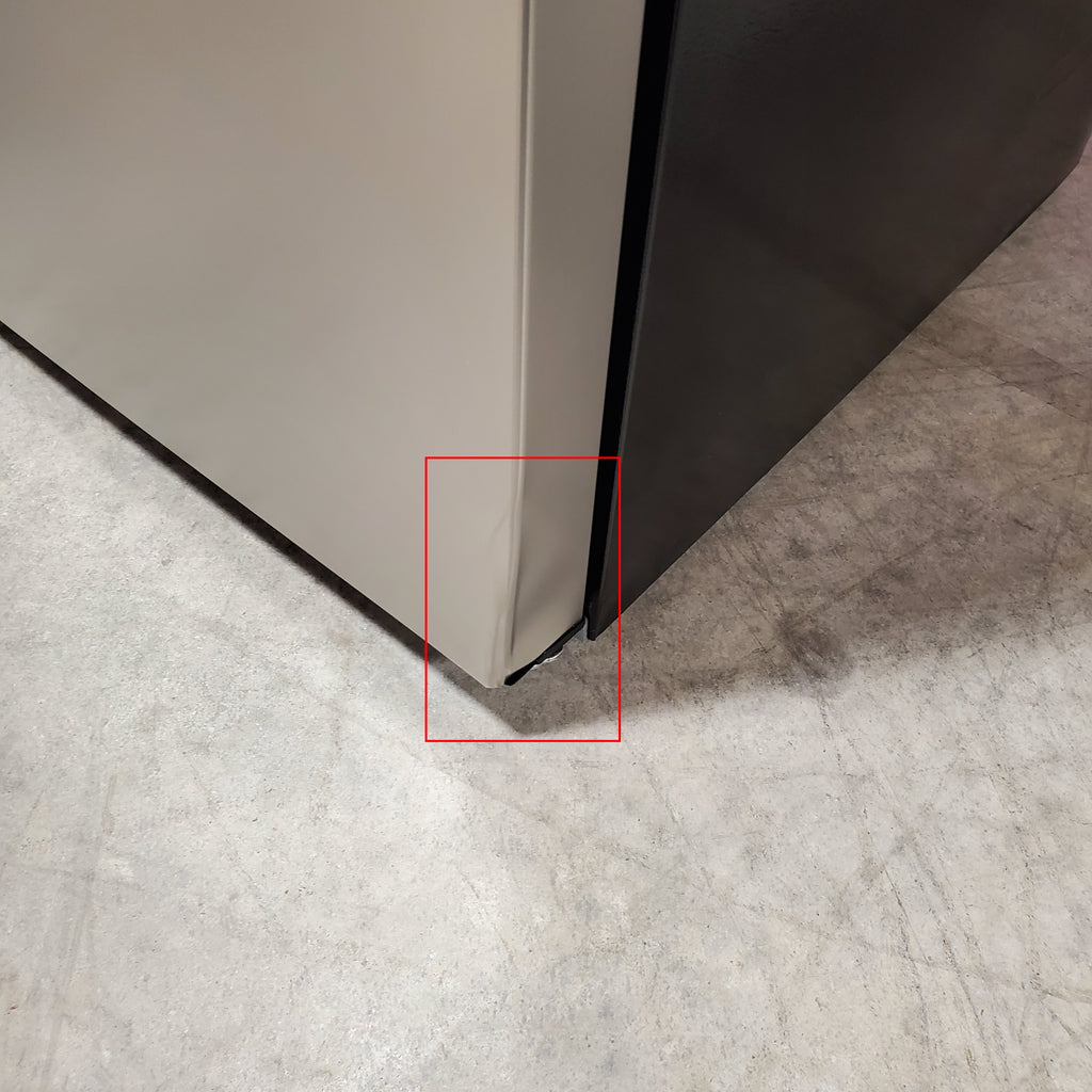 Pictures of Vissani 18 cu. ft. Top Freezer Refrigerator in Stainless Steel, Garage Ready 25SD117 - MDTF18SSR - Scratch & Dent (Moderate) - Neu Appliance Outlet - Discount Appliance Outlet in Austin, Tx