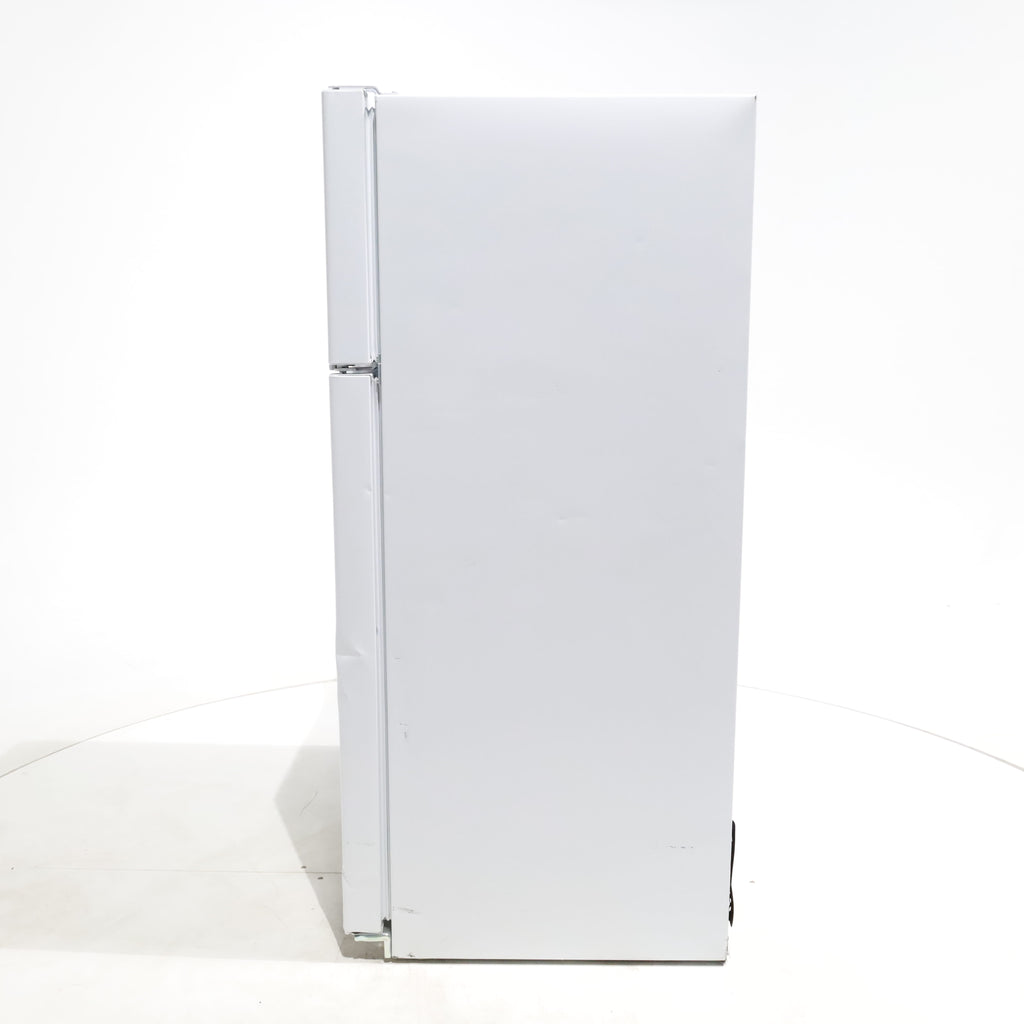 Pictures of White GE 16.6 Top Freezer Refrigerator with Reversible Hinges - Scratch & Dent - Moderate - Neu Appliance Outlet - Discount Appliance Outlet in Austin, Tx