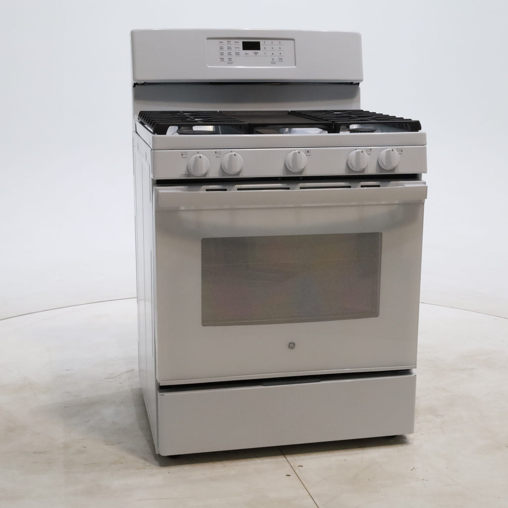 Pictures of White GE 5.0 cu. ft. 5 Burner Freestanding Gas Range with No Preheat Air Fry - Scratch & Dent - Minor - Neu Appliance Outlet - Discount Appliance Outlet in Austin, Tx