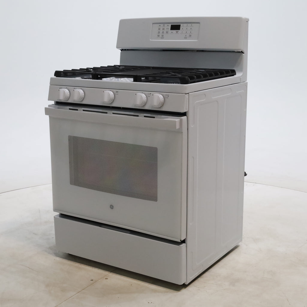 Pictures of White GE 5.0 cu. ft. 5 Burner Freestanding Gas Range with No Preheat Air Fry - Scratch & Dent - Minor - Neu Appliance Outlet - Discount Appliance Outlet in Austin, Tx