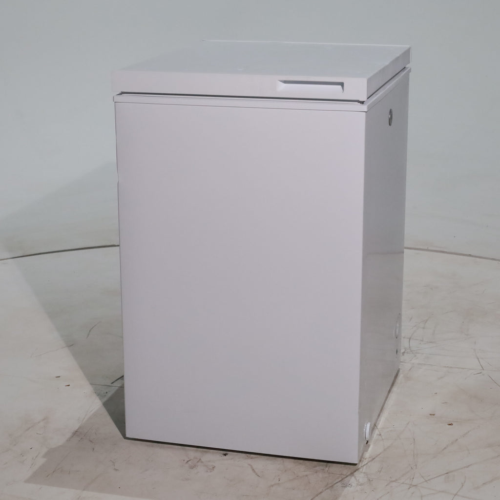 Pictures of 24.75 in. White GE 5.1 cu. ft. Chest Freezer with Storage Bins - Scratch & Dent - Moderate - Neu Appliance Outlet - Discount Appliance Outlet in Austin, Tx