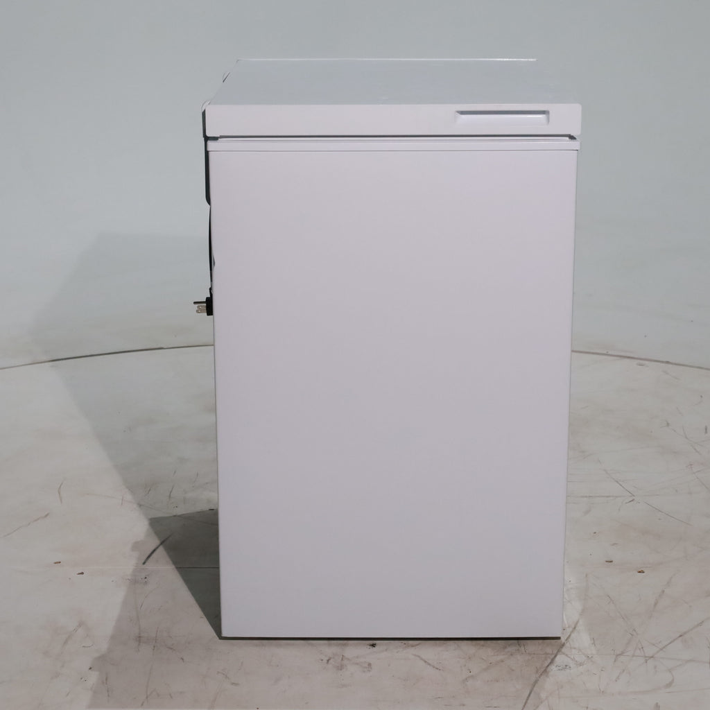 Pictures of 24.75 in. White GE 5.1 cu. ft. Chest Freezer with Storage Bins - Scratch & Dent - Moderate - Neu Appliance Outlet - Discount Appliance Outlet in Austin, Tx