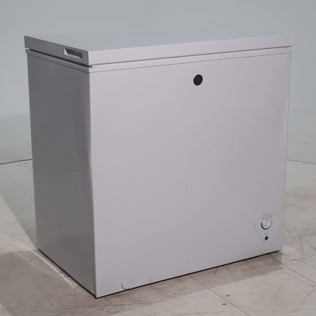 Pictures of 32.1 in. White GE 7.0 cu. ft. Chest Freezer with Storage Bins - Scratch & Dent - Minor - Neu Appliance Outlet - Discount Appliance Outlet in Austin, Tx