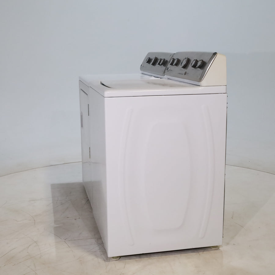 *Manager Special* Maytag ENERGY STAR 3.8 cu ft Top-Load Washing Machine with Self-Clean Feature and 7.0 cu. ft. Electric Dryer with IntelliDry Sensor - Certified Refurbished