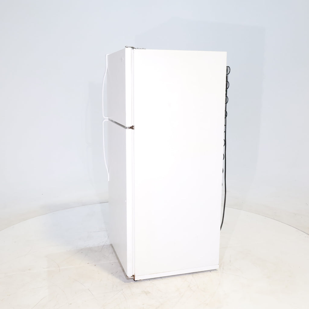 Pictures of 28" Wide White Whirlpool 14 cu ft Top Freezer and Bottom Refrigerator - Certified Refurbished - Neu Appliance Outlet - Discount Appliance Outlet in Austin, Tx