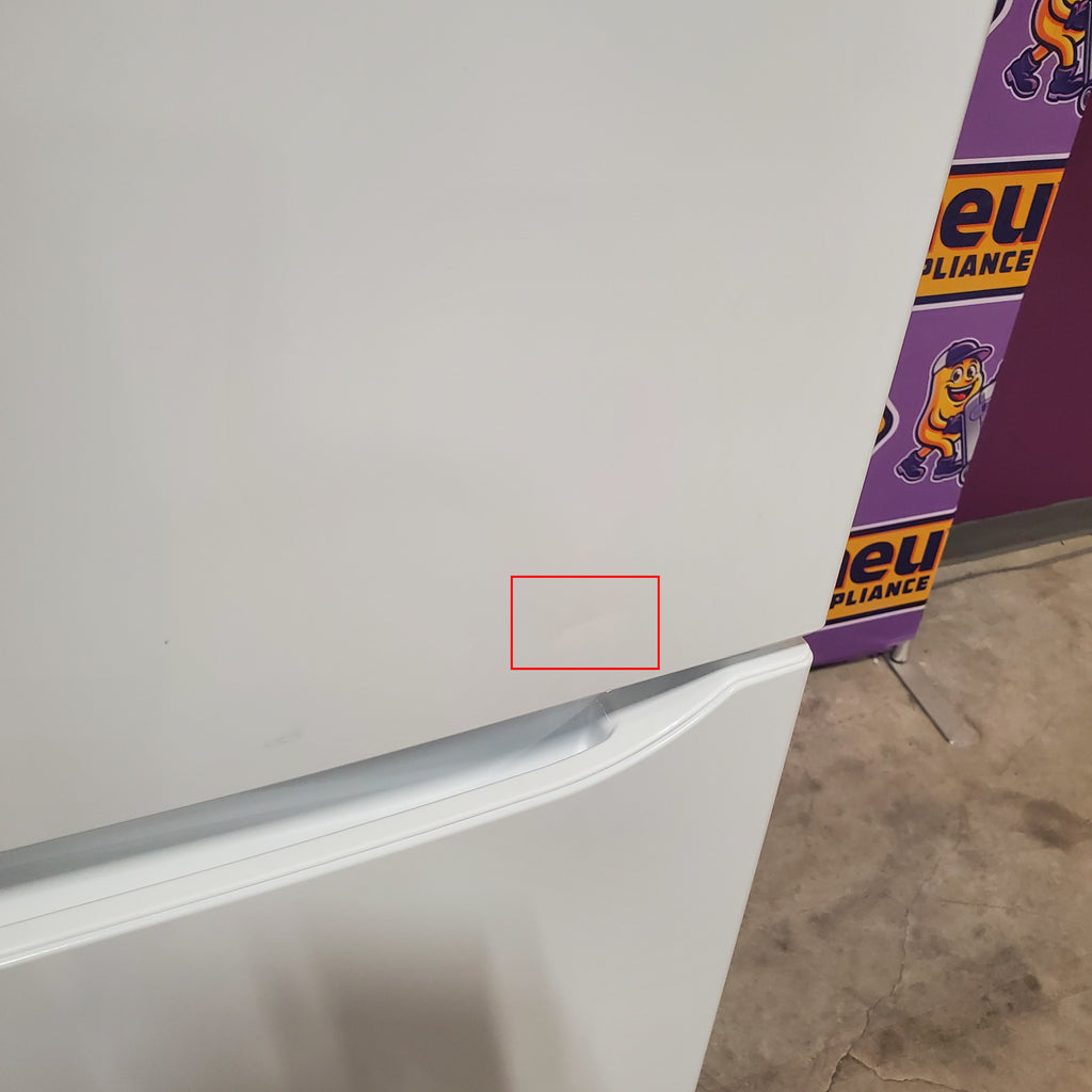 LG White 30 Inch Wide Top Freezer 20 Cu. Ft. Refrigerator with Electronic Temperature Controls and LoDecibel Quiet Operation 5SD273 - LTCS20020W - Scratch & Dent (Minor)