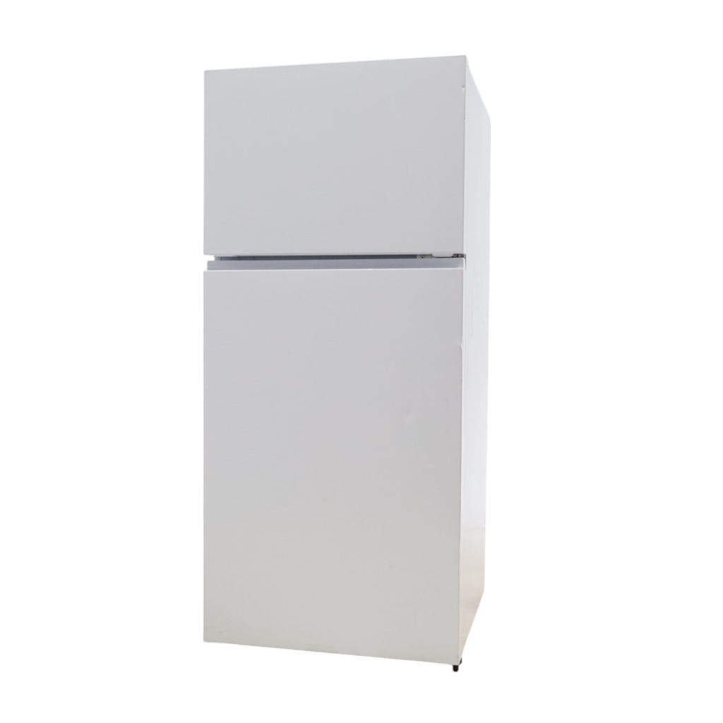 Pictures of 30" Wide Hisense White 18-cu ft Top-Freezer Refrigerator with Adjustable gallon-size door bins - Scratch & Dent - Moderate - Neu Appliance Outlet - Discount Appliance Outlet in Austin, Tx