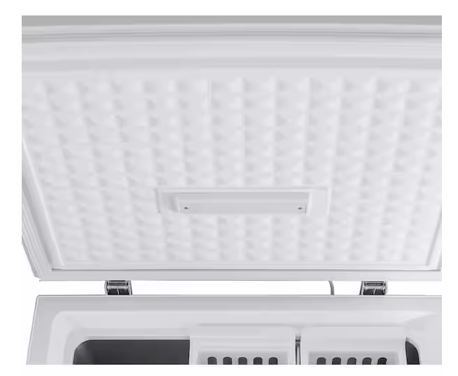 Pictures of Magic Chef 7.0 cu. ft. Chest Freezer in White with 7.0 Cu. Ft. Capacity, Manual Defrost, and Sliding-Bulk Storage Baskets HMCF7W4 - Scratch & Dent (Moderate) - Neu Appliance Outlet - Discount Appliance Outlet in Austin, Tx