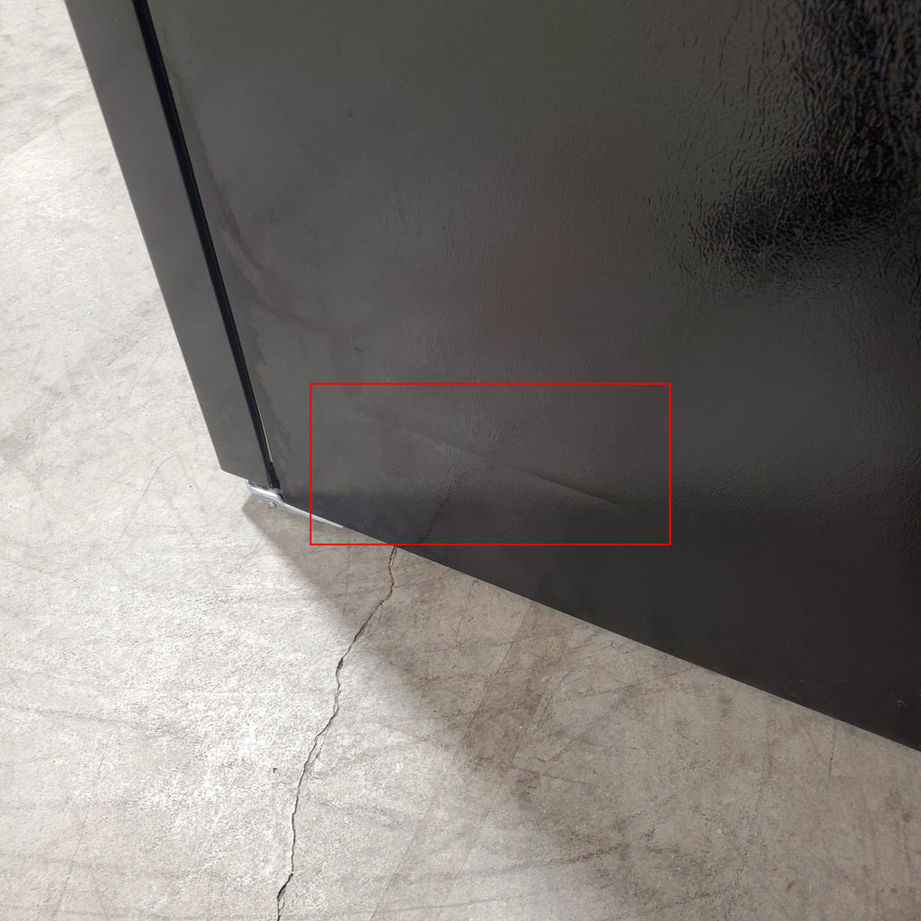 Frigidaire Garage Ready Top Freezer 18 Cu. Ft. Refrigerator with EvenTemp Cooling System 5SD268 - FFTR1814WB - Scratch & Dent (Minor)