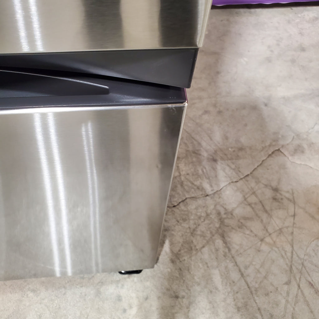 Samsung 31.5-cu ft 3-Door ENERGY STAR Smart French Door Refrigerator with Dual Ice Maker in Stainless Steel 5SD195 - RF32CG5300SR - Scratch & Dent (Minor)
