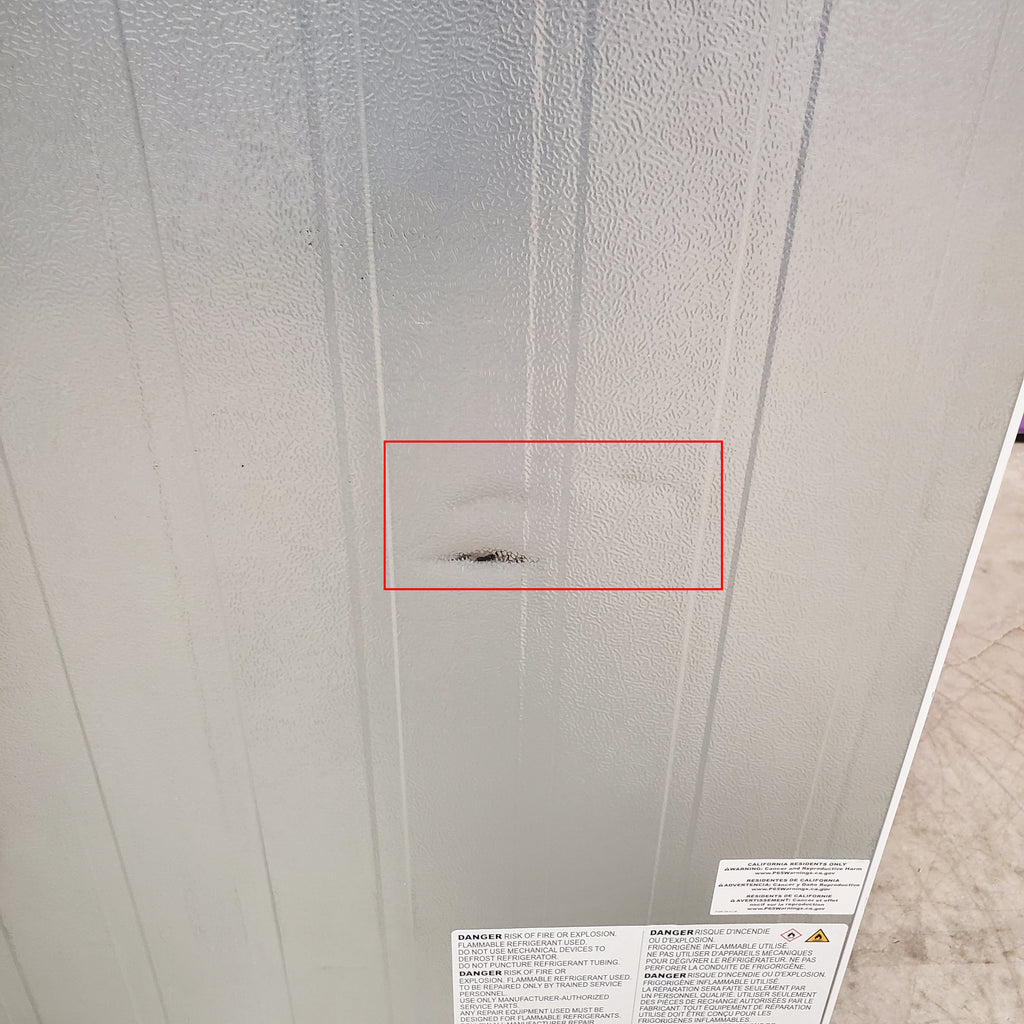 Frigidaire Top Freezer 18 Cu. Ft. Capacity Refrigerator with Spacious Interior Storage and Bright LED Lighting in White 3SD1058 - FFHT1822UW - Scratch and Dent (Minor)