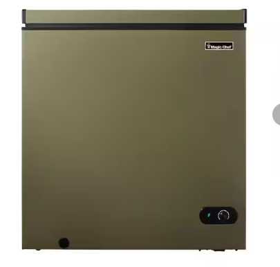 Magic Chef 7.0 cu. ft. Manual Defrost Chest Freezer in Army Green, Garage Ready MCCF7AG - Scratch & Dent (Minor)