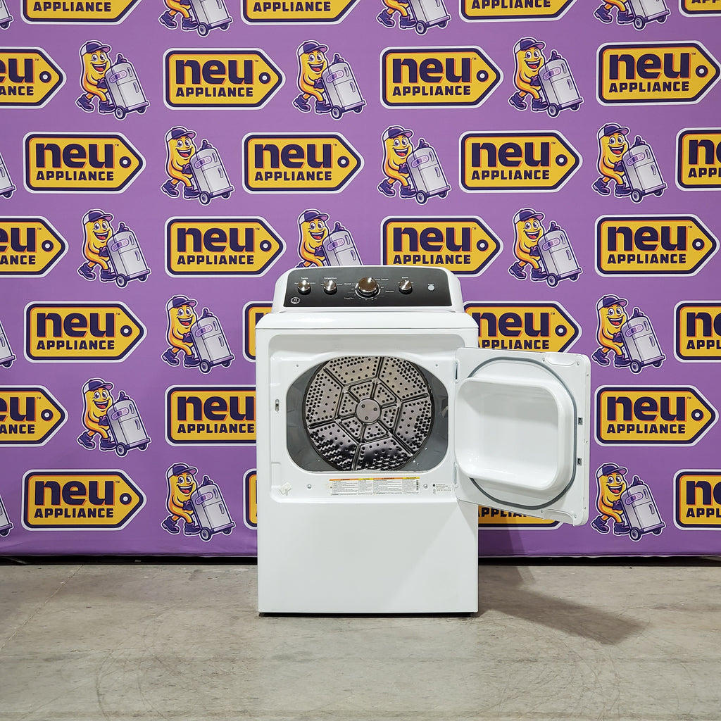 Pictures of GE® 4.5 cu. ft. Capacity Washer with Stainless Steel Basket GTW485ASWWB - Scratch & Dent (Major) and GE® 7.2 cu. ft. Capacity Electric Dryer with Up To 120 ft. Venting and Extended Tumble 16131 - GTD48EASWWB - Scratch & Dent (Minor) - Neu Appliance Outlet - Discount Appliance Outlet in Austin, Tx