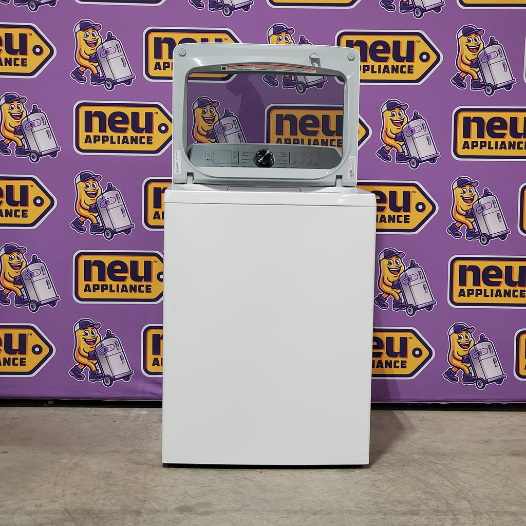 Pictures of GE Profile™ ENERGY STAR® 5.0 cu. ft. Capacity Washer with Smarter Wash Technology PTW600BSRWS - New in Box and GE Profile™ ENERGY STAR® 7.4 cu. ft. Capacity Electric Dryer with Sanitize Cycle 16229 - PTD60EBSRWS - Scratch & Dent (Moderate) - Neu Appliance Outlet - Discount Appliance Outlet in Austin, Tx