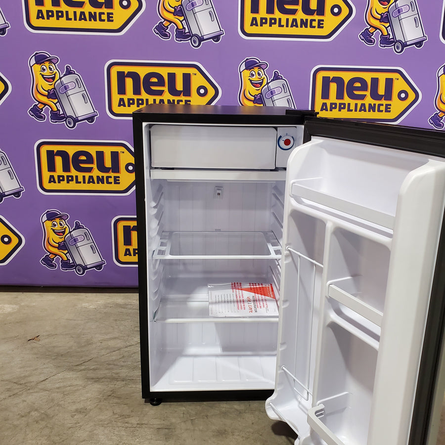 Frigidaire Gallery 3.2-cu ft Mini Fridge in Stainless Steel SA660 - FGFR334B - Open Box