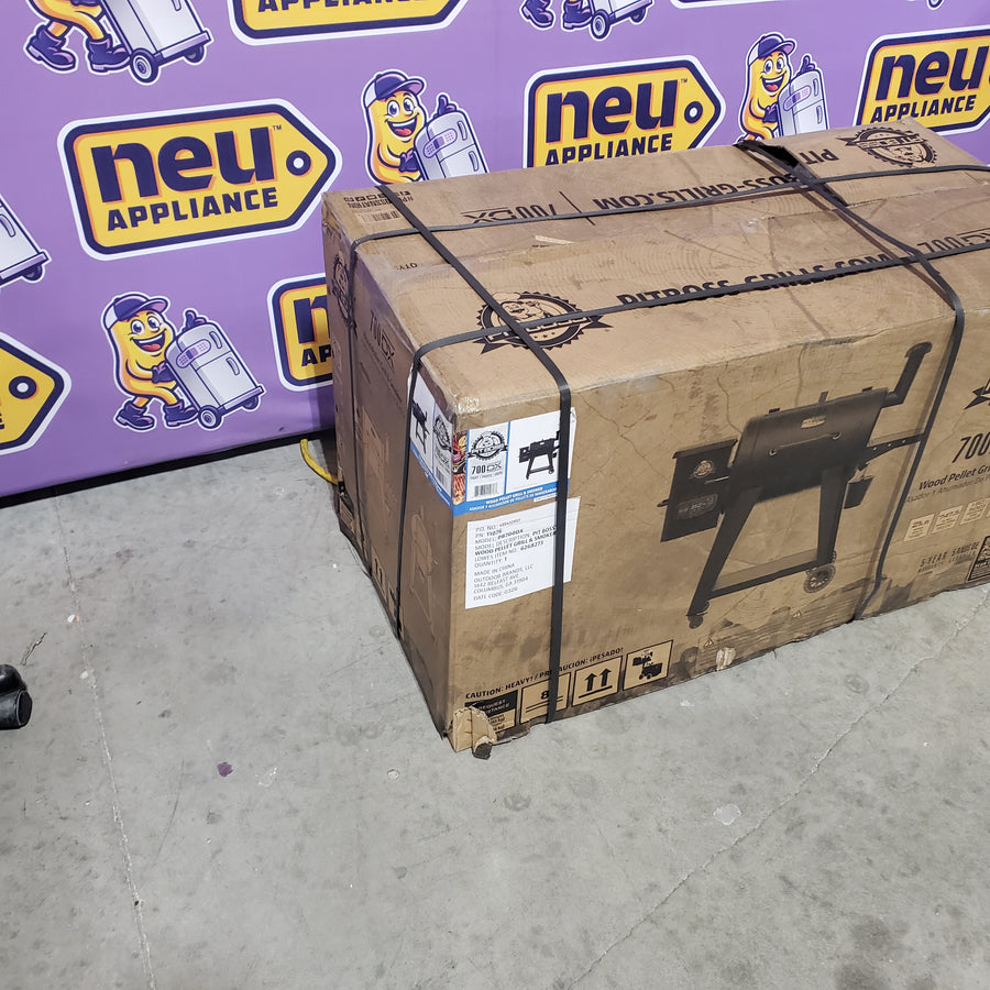 Pit Boss 700 DX Series 740-Sq. in Black Pellet Grill PB700DX - Open Box