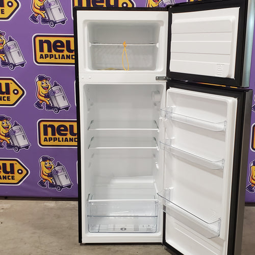 Vissani 7.2 cu. ft. Top Freezer Refrigerator in Fingerprint Resistant Stainless Steel Look MDTF7SSES4 - MDTF7SSES4 - Scratch & Dent (Moderate)