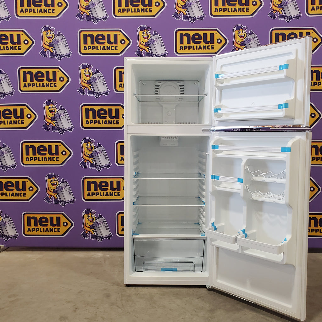 Pictures of Galanz 24 in. 10 cu. ft. Retro Top Freezer Refrigerator, Energy Star and Frost Free in Milkshake White GLR10TWEEFR - Scratch & Dent (Moderate) - Neu Appliance Outlet - Discount Appliance Outlet in Austin, Tx