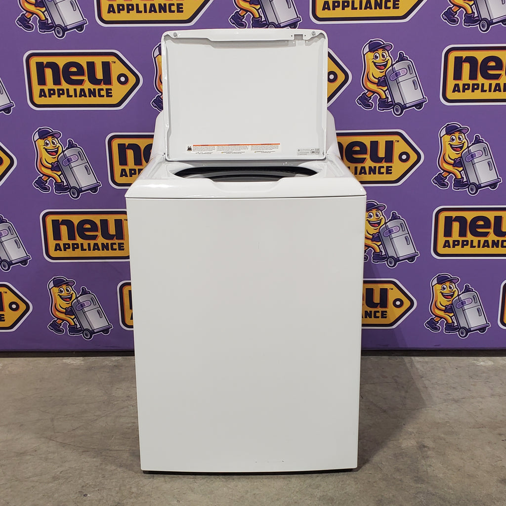 Pictures of Hotpoint® 4.0 cu. ft. Capacity Washer with Cold Plus and Water Level Control HTW265ASWWW - Scratch & Dent (Minor) and Hotpoint® 6.2 cu. ft. vented Electric Dryer with Auto Dry 16138 - HTX26EASWWW - Scratch & Dent (Moderate) - Neu Appliance Outlet - Discount Appliance Outlet in Austin, Tx