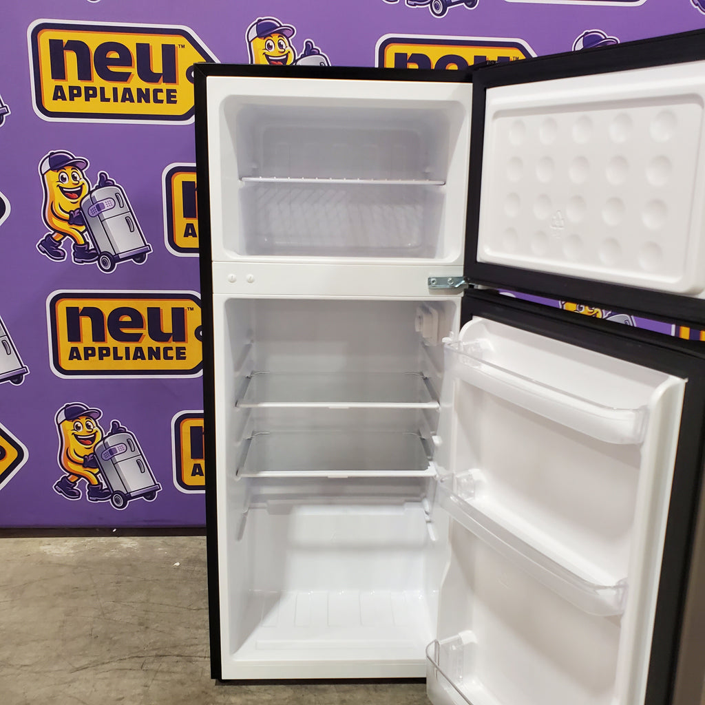 Pictures of Vissani 4.5 cu. ft. 2-Door Mini Refrigerator in Platinum Steel with Freezer 25136SD646 - HVDR45PS - Scratch & Dent (Moderate) - Neu Appliance Outlet - Discount Appliance Outlet in Austin, Tx