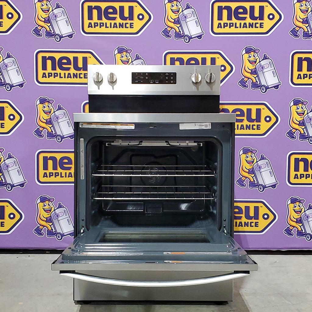 Whirlpool Energy Star Electric Range with Air Cooking Technology, No Preheat Air Fry, Air Baking and Self Clean 5SD180 - WFES5030RZ - Scratch & Dent (Minor)