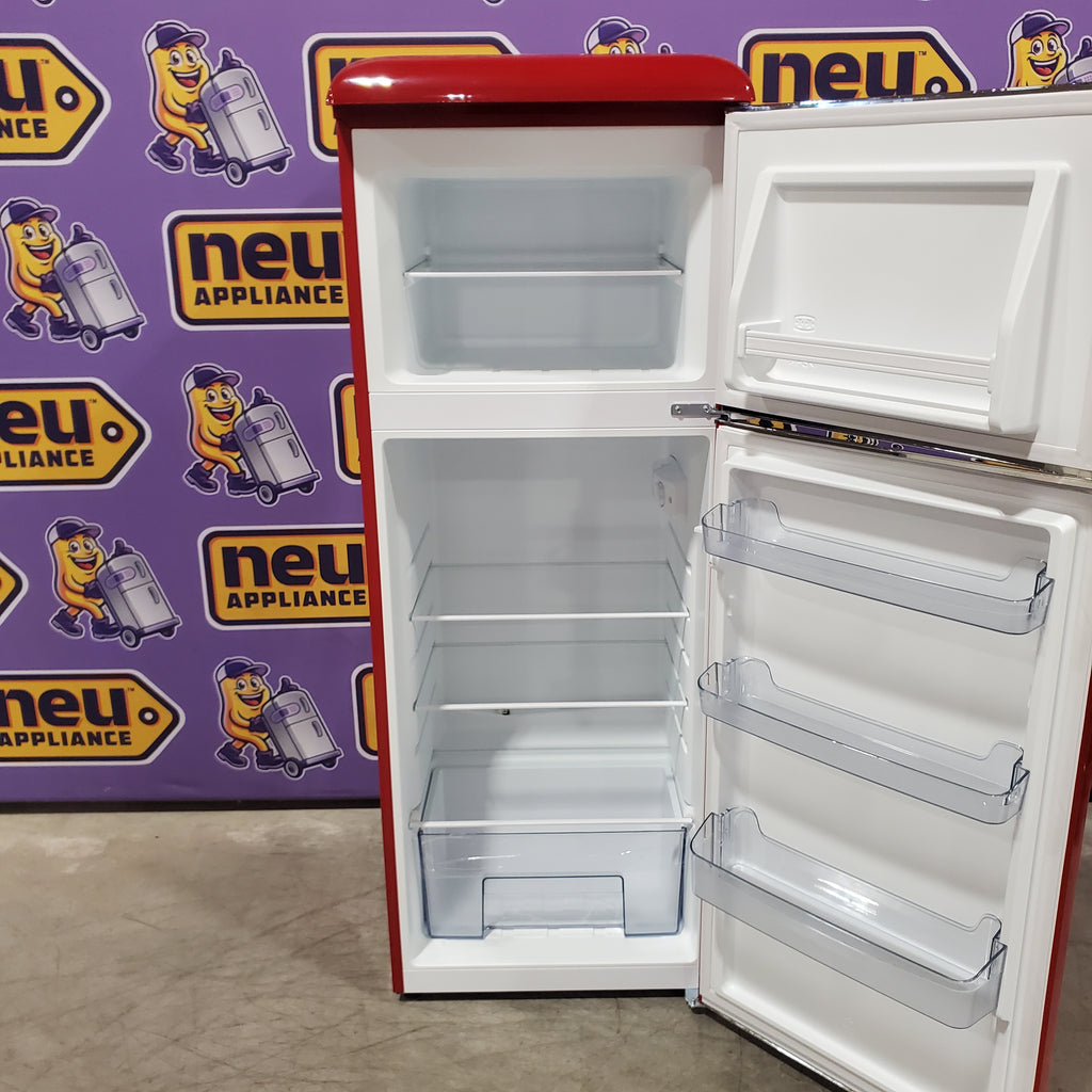 Pictures of Galanz 22 in. 7.6 cu. ft. Retro Top Freezer Refrigerator, Hot Rod Red, Energy Star 251312SD1032 - GLRF76TMRDER2 - Scratch & Dent (Minor) - Neu Appliance Outlet - Discount Appliance Outlet in Austin, Tx