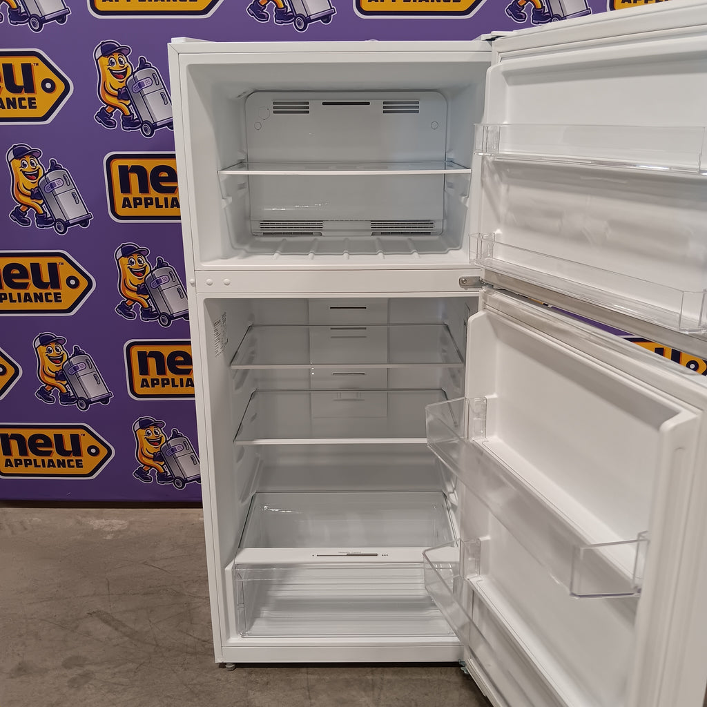 Vissani 14.2 cu. ft. Top Freezer Refrigerator in White, Garage Ready 251311SD936 - MDTF14WH5 - Scratch & Dent (Minor)