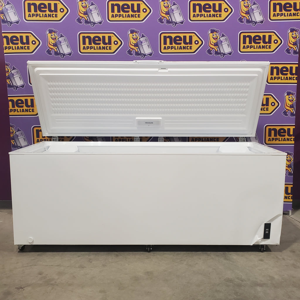 Pictures of Frigidaire 25 Cu. Ft. Garage Ready Chest Freezer with LED Light and Adjustable Temperature Control 3SD824 - FFCL2542AW - Scratch & Dent (Major) - Neu Appliance Outlet - Discount Appliance Outlet in Austin, Tx