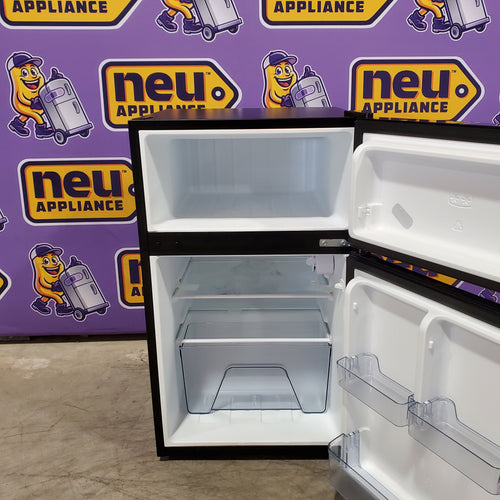 Vissani 3.1 cu. ft. 2-Door Mini Refrigerator in Stainless Steel with Freezer, ENERGY STAR 251312SD1033 - HVDR31GSE - Scratch & Dent (Minor)