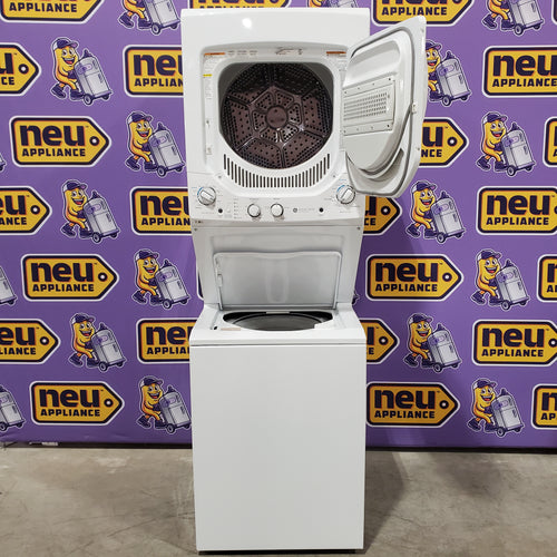 GE 24 in.  Spacemaker 2.3 cu. ft. Washer and 4.4 cu. ft. Gas Laundry Center with Stainless Steel Wash Basket 31131SD11 - GUD24GSSMWW - Scratch & Dent (Minor)