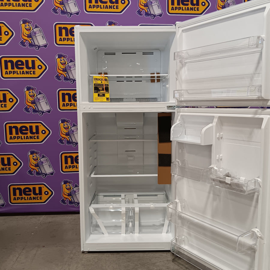Vissani 18.1 cu. ft. Top Freezer Refrigerator with Adjustable Glass Shelving in White, Garage Ready 251312SD979 - MDTF18WHR5 - Scratch & Dent (Major)