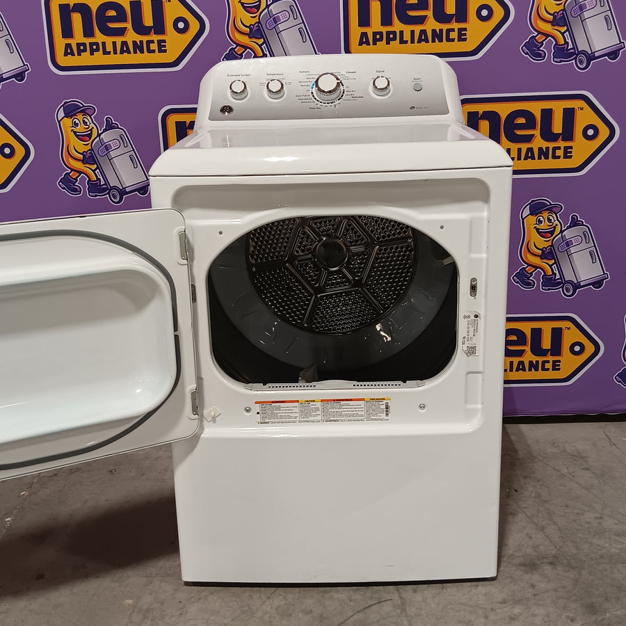 GE White Top Load 4.0 Cu. Ft. Capacity Washer with Stainless Steel Wash Basket GTW325ASWWW - Open Box and GE White Electric Aluminized Alloy Drum 7.2 Cu. Ft. Dryer with Sensor Dry and Extended Tumble 16234 - GTD45EASJWS - Certified Refurbished