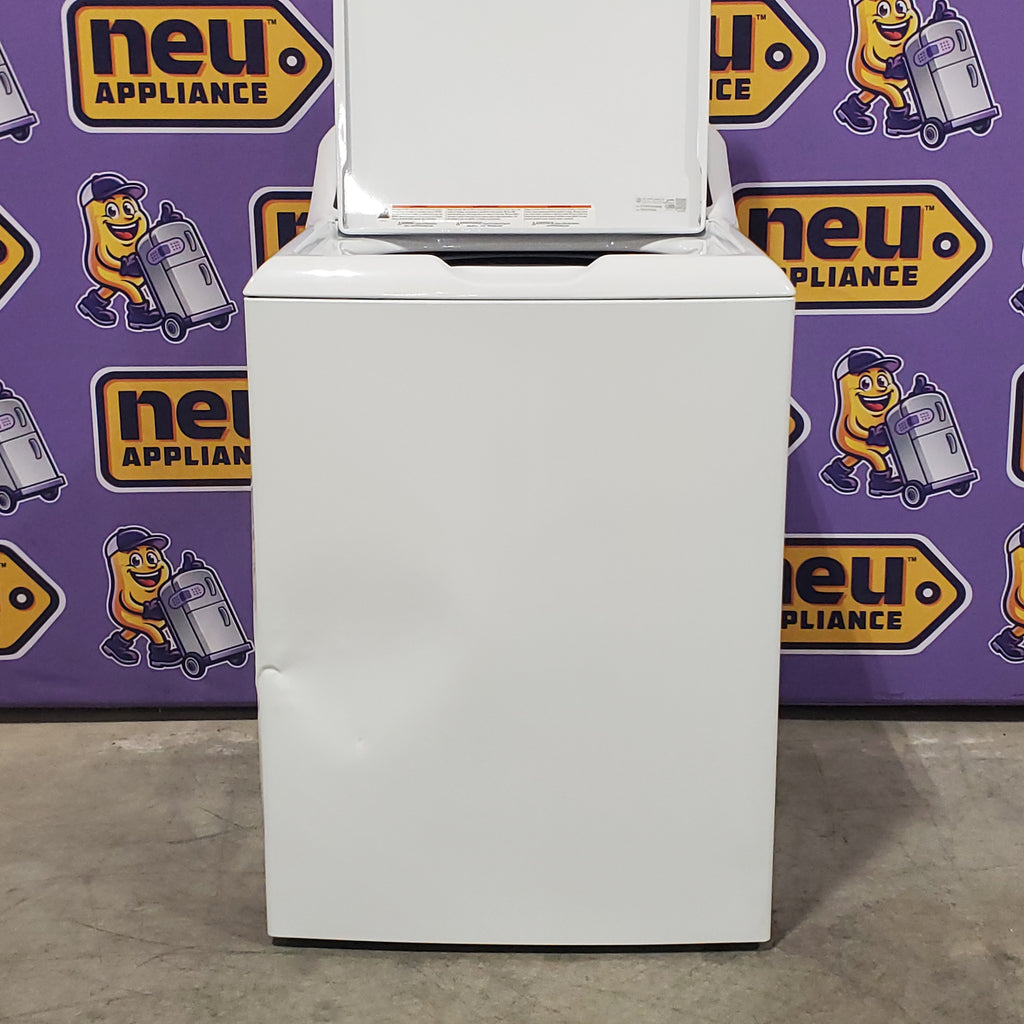 Pictures of GE® 4.5 cu. ft. Capacity Washer with Stainless Steel Basket GTW485ASWWB - Scratch & Dent (Major) and GE® 7.2 cu. ft. Capacity Electric Dryer with Up To 120 ft. Venting and Extended Tumble 16131 - GTD48EASWWB - Scratch & Dent (Minor) - Neu Appliance Outlet - Discount Appliance Outlet in Austin, Tx
