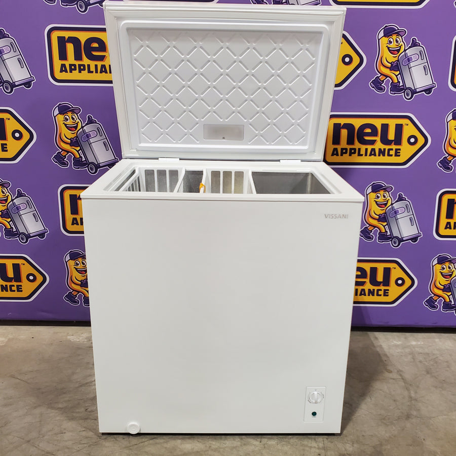 Vissani 7 cu. ft. Manual Defrost Chest Freezer in White Garage Ready 251312SD1036 - MDCF7WH - Open Box