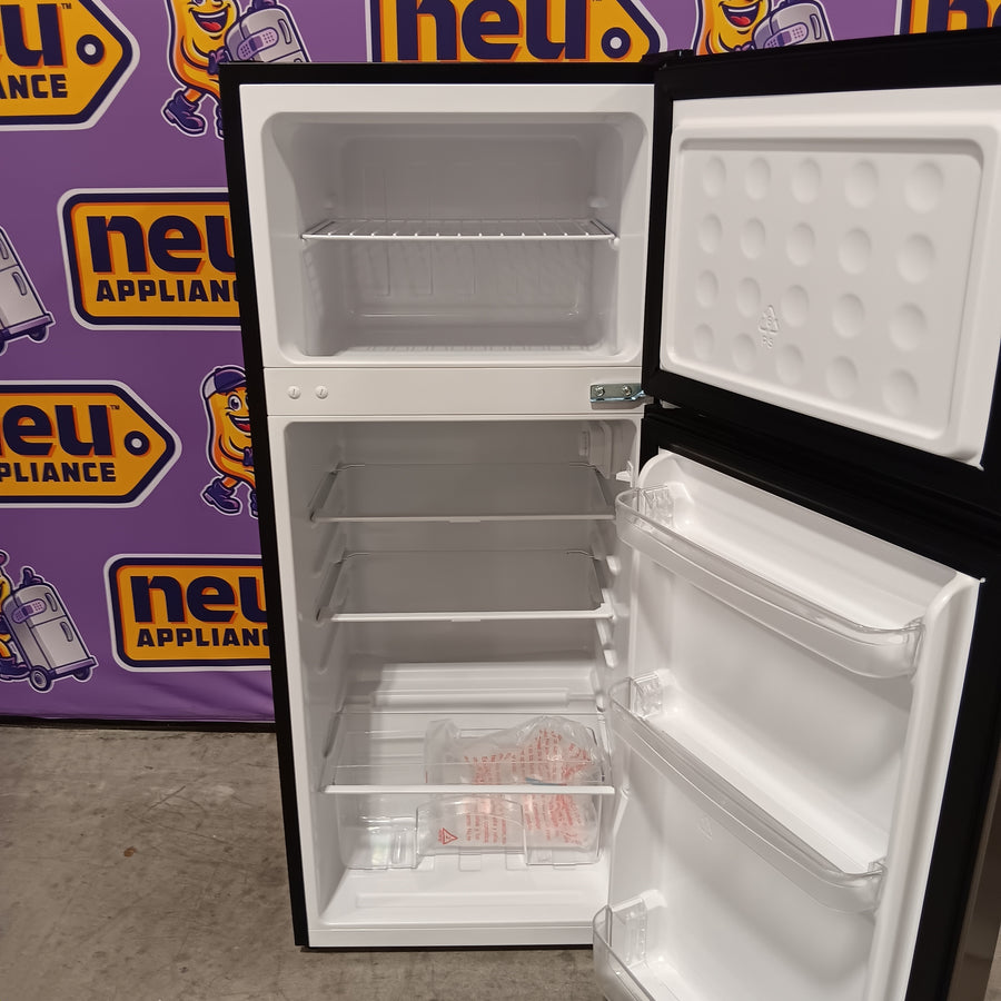 Vissani 4.5 cu. ft. 2-Door Mini Refrigerator in Platinum Steel with Freezer 25137SD729 - HVDR45PS - Scratch & Dent (Minor)