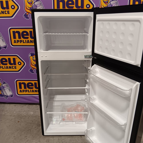 Vissani 4.5 cu. ft. 2-Door Mini Refrigerator in Platinum Steel with Freezer 25137SD729 - HVDR45PS - Scratch & Dent (Minor)