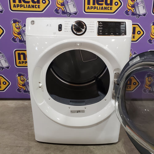 GE ENERGY STAR 7.8 cu. ft. Smart Frontload Electric Dryer with Sensor Dry 22131SD85 - GFD55ESSNWW - Scratch & Dent (Minor)