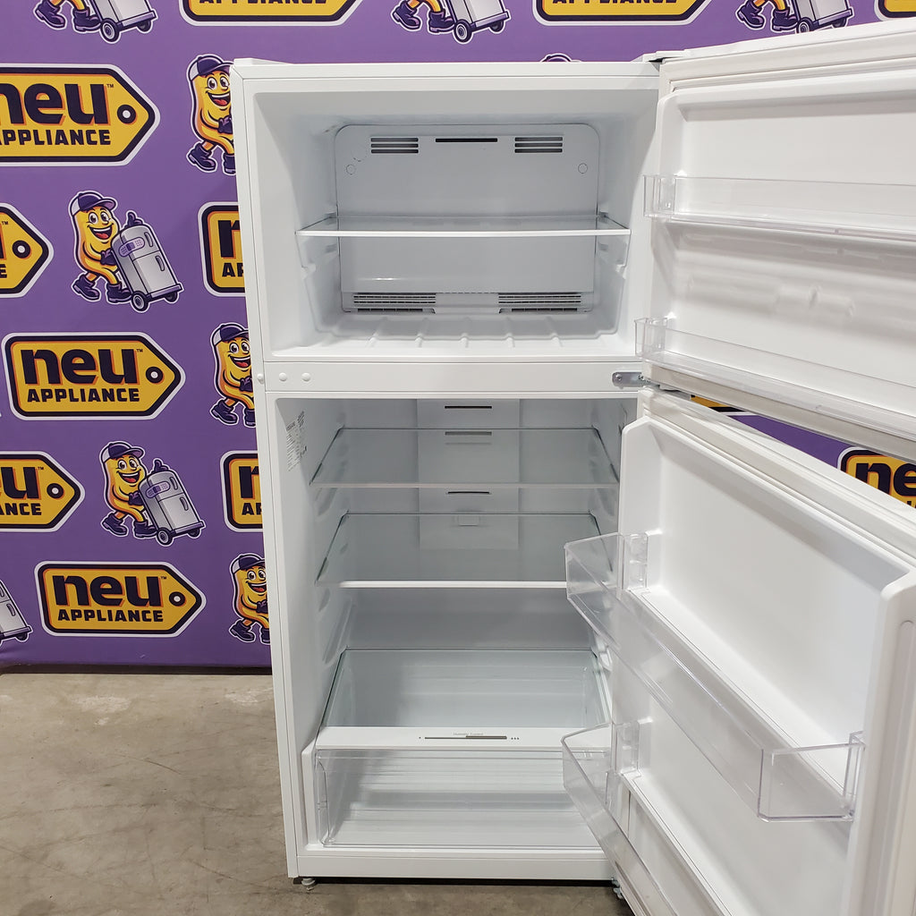 Vissani 14.2 cu. ft. Top Freezer Refrigerator in White, Garage Ready 251310SD884 - MDTF14WH5 - Scratch & Dent (Moderate)