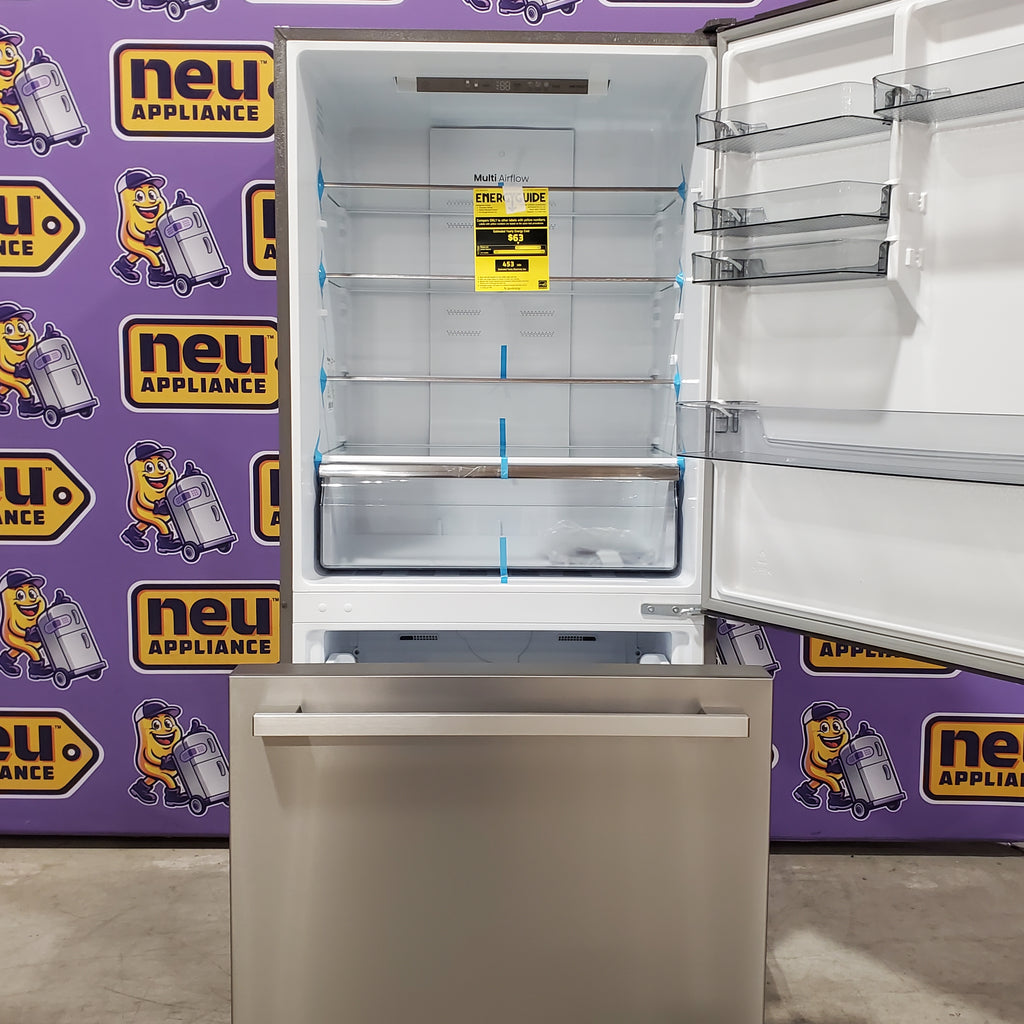 Pictures of Hisense Counter Depth Bottom Freezer 17.2 Cu. Ft. Refrigerator with LED Lighting and Super Cool and Super Freeze in Fingerprint Stainless Steel 24SD051 - HRB171N6ASE - Scratch and Dent (Minor) - Neu Appliance Outlet - Discount Appliance Outlet in Austin, Tx