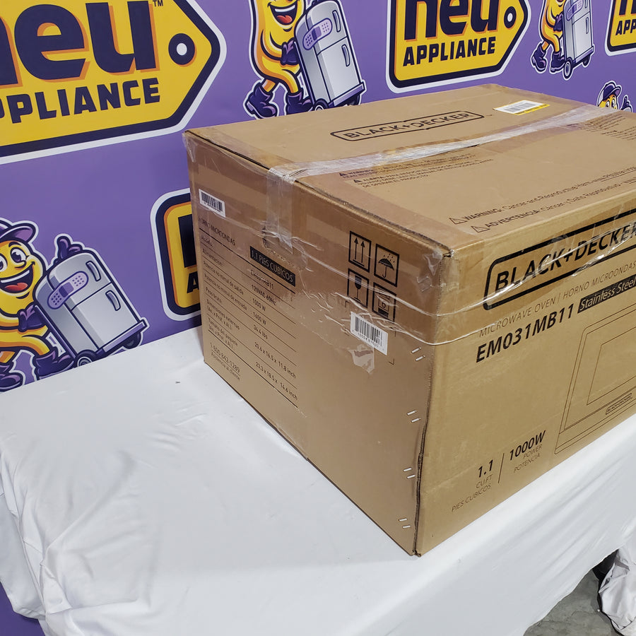 BLACK+DECKER 1.1-cu ft 1000-Watt Countertop Microwave in Black EM031MB11 - New in Box