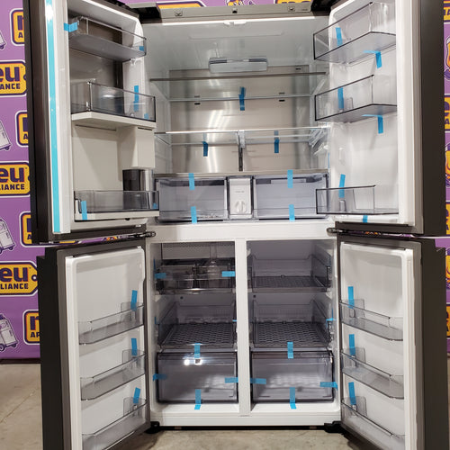 Bespoke Stainless Steel 4-Door Flex™ Full Depth Refrigerator (29 cu. ft.) with AI Family Hub™ Screen + and AI Vision Inside™ - 4SD430 - RF29DB9900QDAA - Scratch & Dent (Minor)