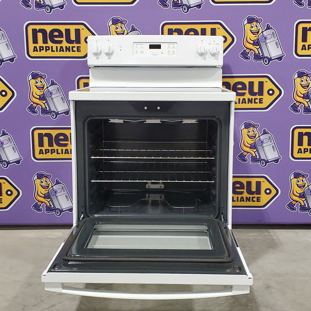 Pictures of GE® 30" 5.3 cu. ft. Free-Standing Electric Range in White with Ceramic Glass Cooktop and Power Boil - Neu Appliance Outlet - Discount Appliance Outlet in Austin, Tx