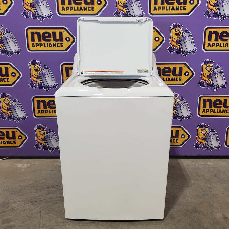 GE White Top Load 4.4 Cu. Ft. Washer with Stainless Steel Basket GTW490ACJWS - Scratch &Dent (Major) and GE White Electric 7.2 Cu. Ft. Dryer with Aluminized Alloy Drum 16253 - GTD45EASJWS - Scratch & Dent (Moderate)