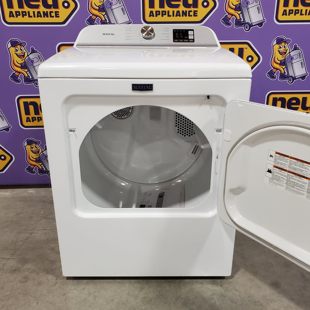 Pictures of Maytag Top Load 4.8 cu ft Washer with Deep Fill and Slow-Close Glass Lid MVW6200KW - Scratch & Dent (Minor) and Maytag 7.0 cu ft Electric Dryer with Moisture Sensing and Quick Dry Cycle 16157 - MED6200KW - Scratch & Dent (Minor) - Neu Appliance Outlet - Discount Appliance Outlet in Austin, Tx